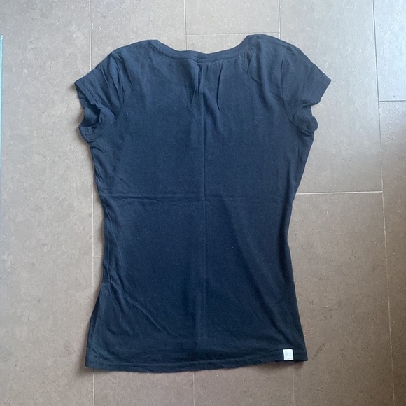 Bench T-shirt size medium - Picture 3 of 3